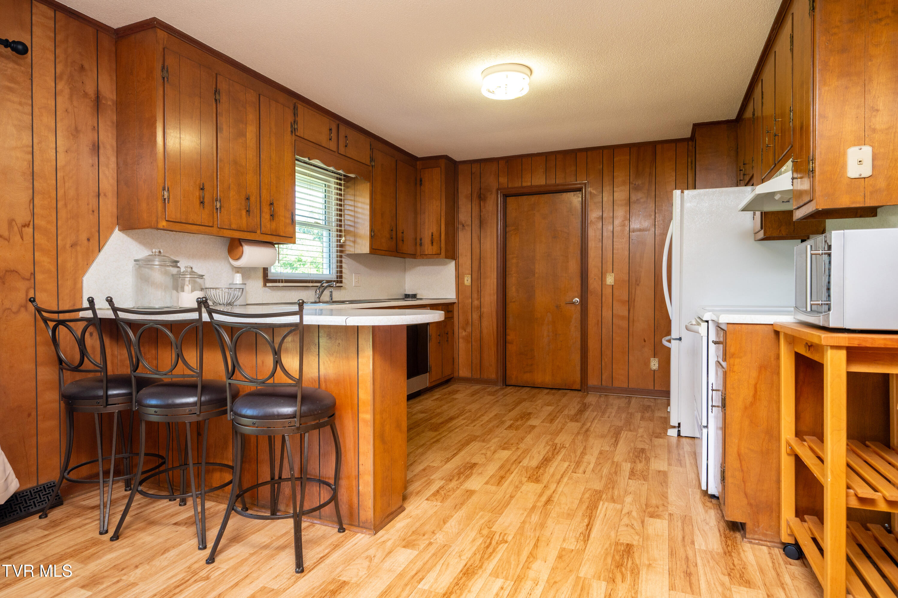 2120 Old Lewis Road Johnson City, TN 37601 - Photo 8 of 45 Old Lewis-22