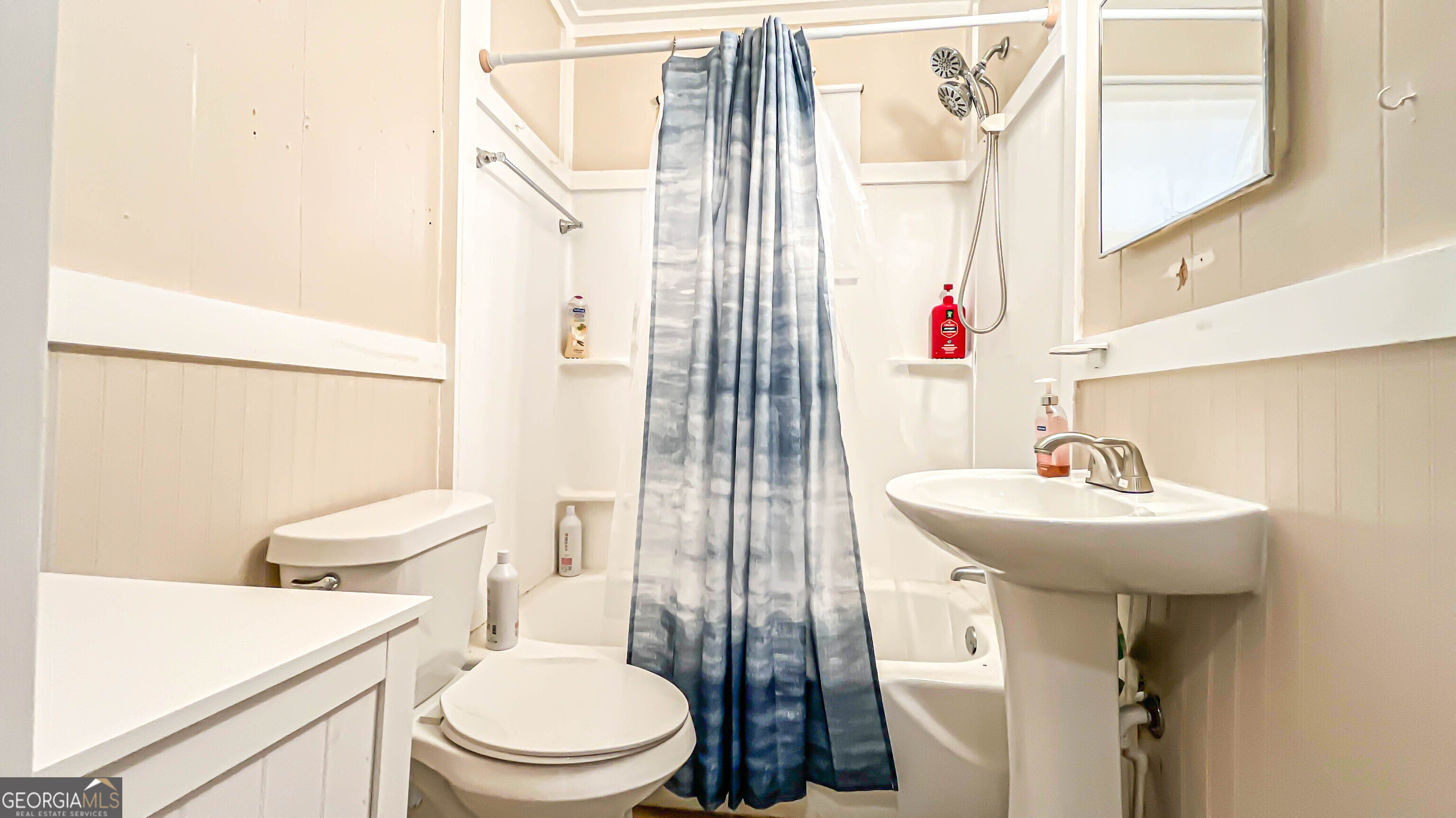 242 Katy Lake Road Jackson, GA 30233 - Photo 37 of 113 a bathroom with a sink toilet and shower