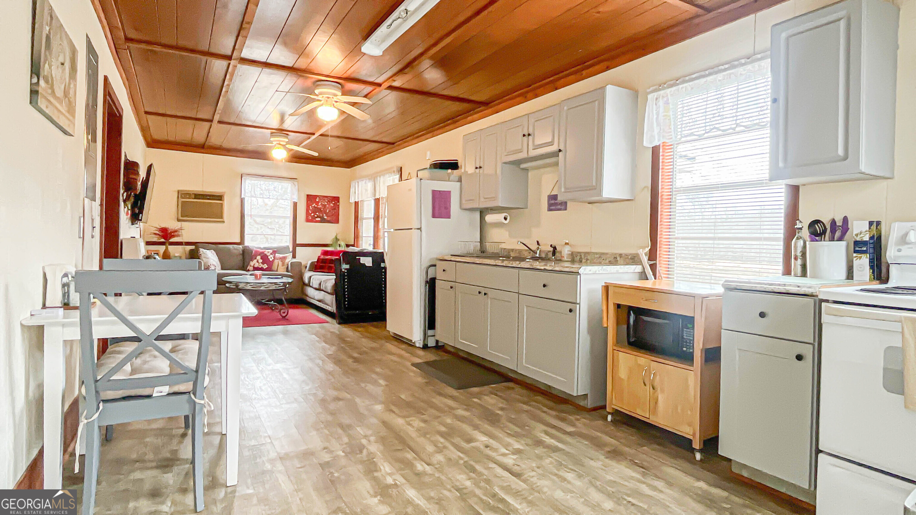 242 Katy Lake Road Jackson, GA 30233 - Photo 5 of 113