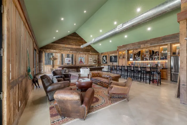 $3,875,000 | 4620 Treybig Loop, Fayetteville, TX 78940