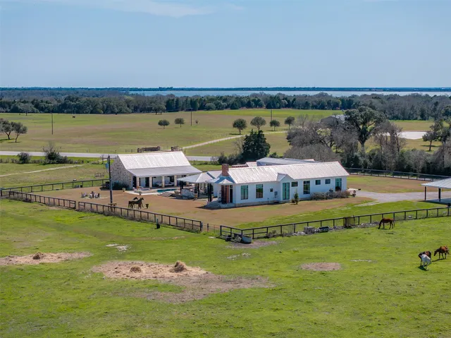 $3,875,000 | 4620 Treybig Loop, Fayetteville, TX 78940