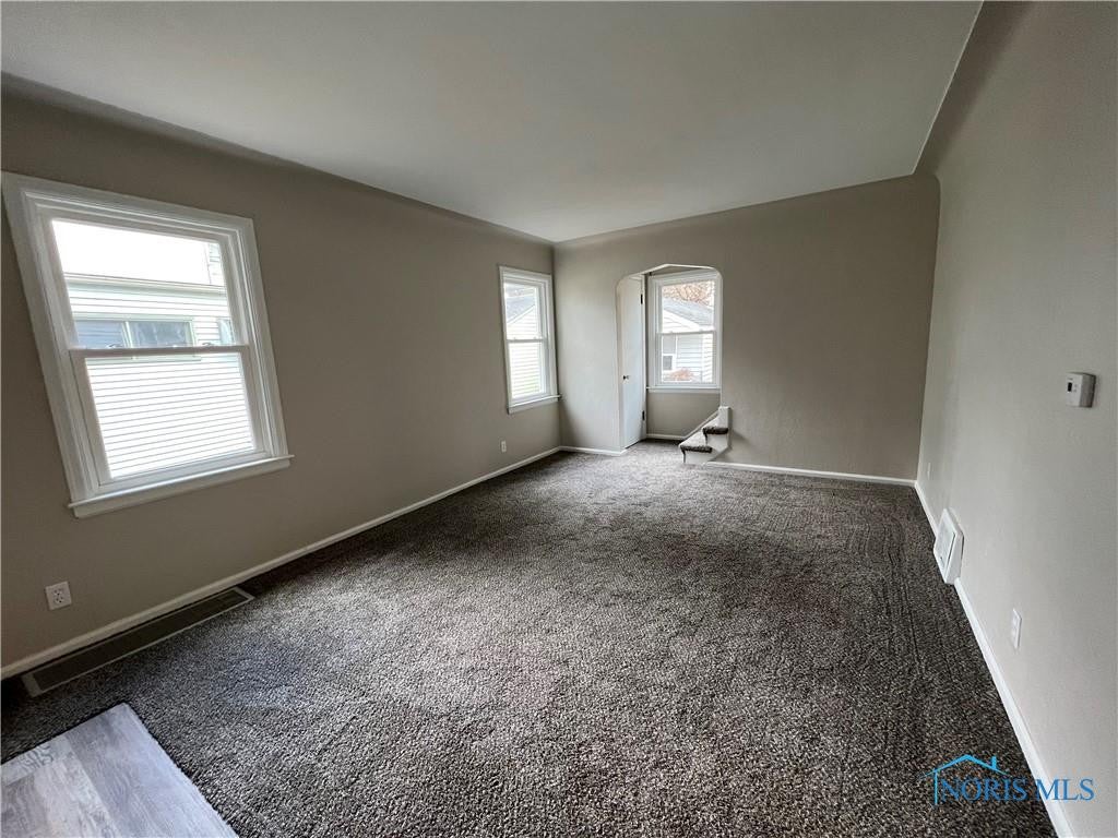 2022 Kensington Road Toledo, OH 43607 - Photo 3 of 28 Gallery Image 3
