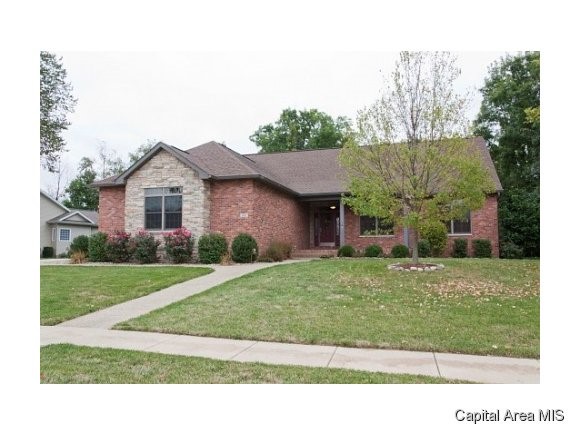 510 Walker Ridge Rochester, IL 62563 - Photo 1 of 15