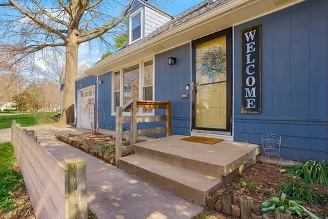 $499,000 | 7409 Ash Street, Prairie Village, KS 66208