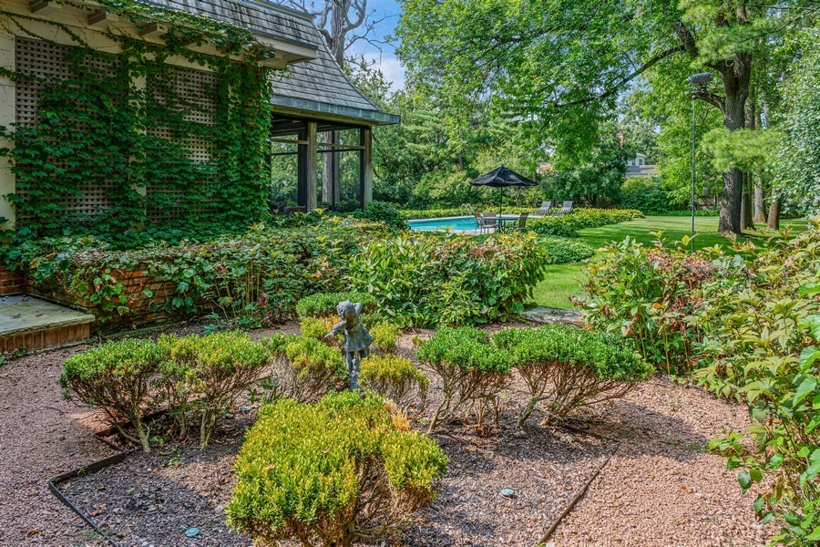 54 Hibbard Road Northfield, IL 60093 - Photo 21 of 68