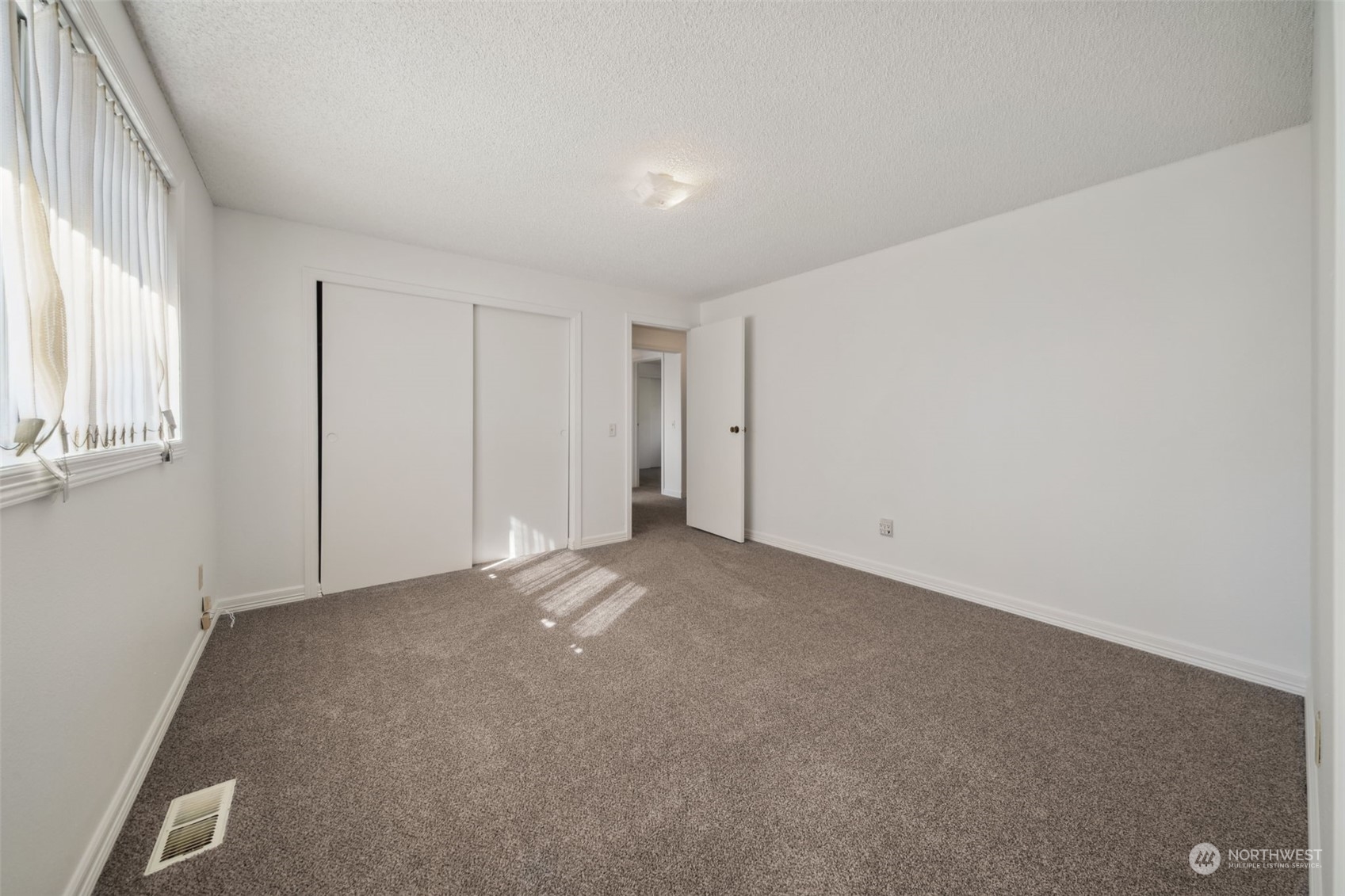 14041 156th Avenue Southeast Renton, WA 98059 - Photo 13 of 25 Gallery Image 13