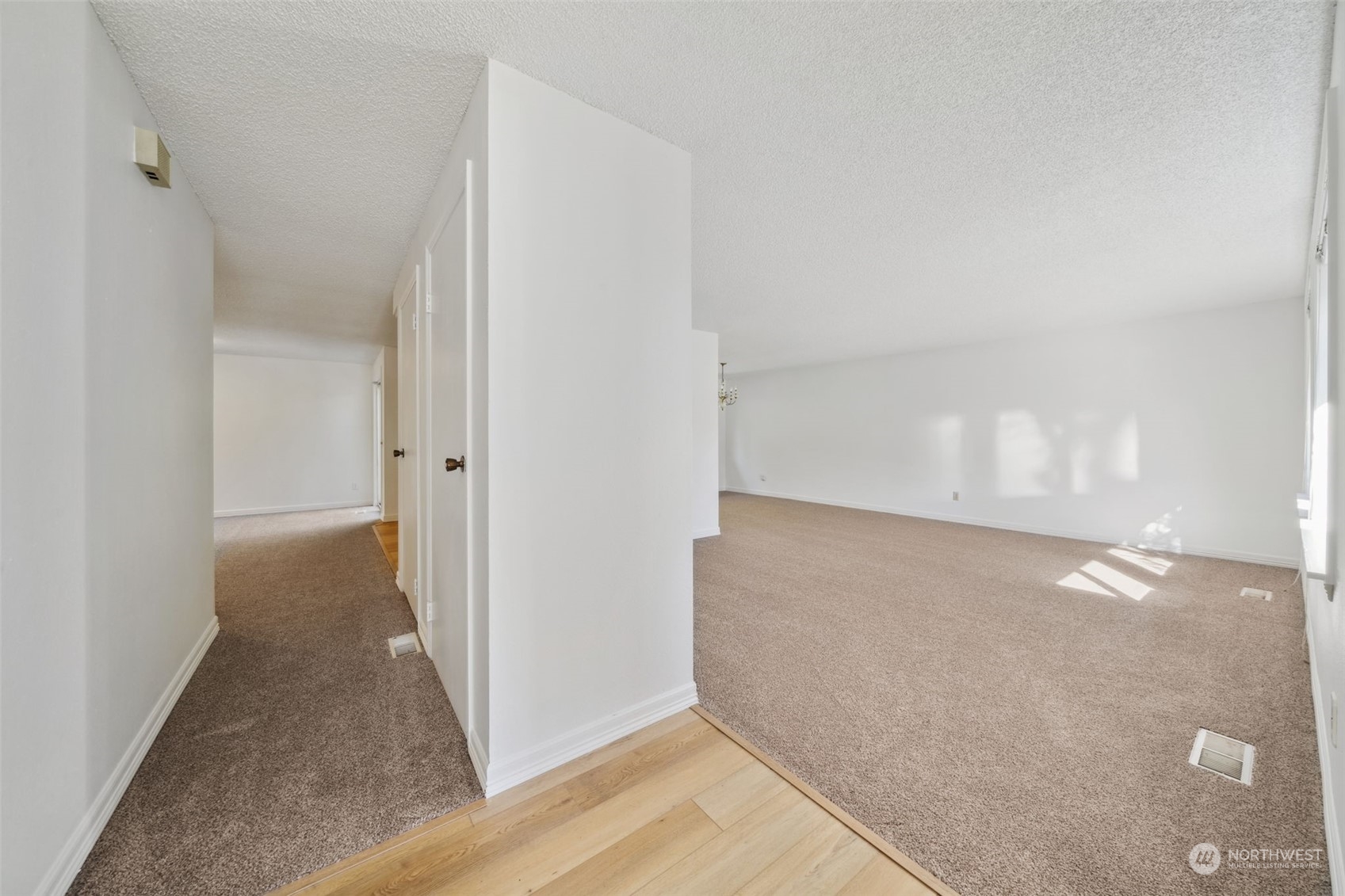 14041 156th Avenue Southeast Renton, WA 98059 - Photo 3 of 25 Gallery Image 3