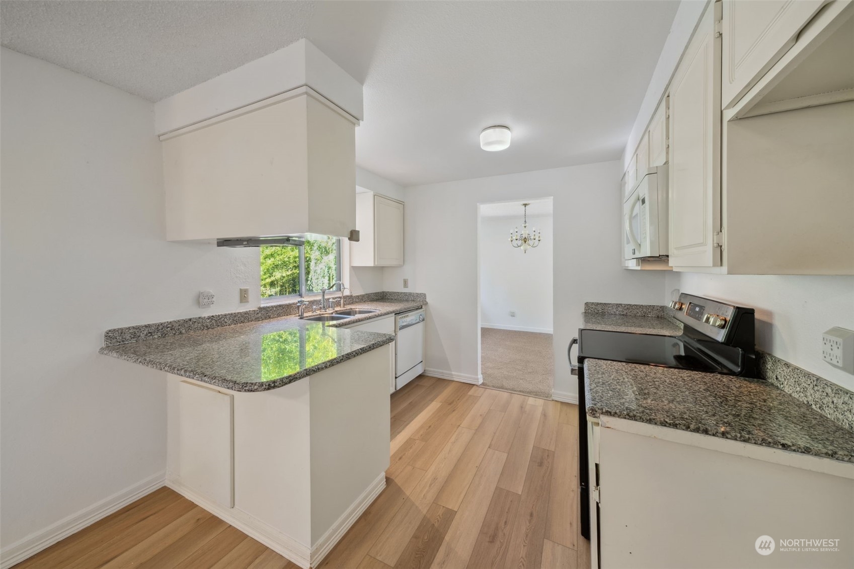 14041 156th Avenue Southeast Renton, WA 98059 - Photo 8 of 25 Gallery Image 8