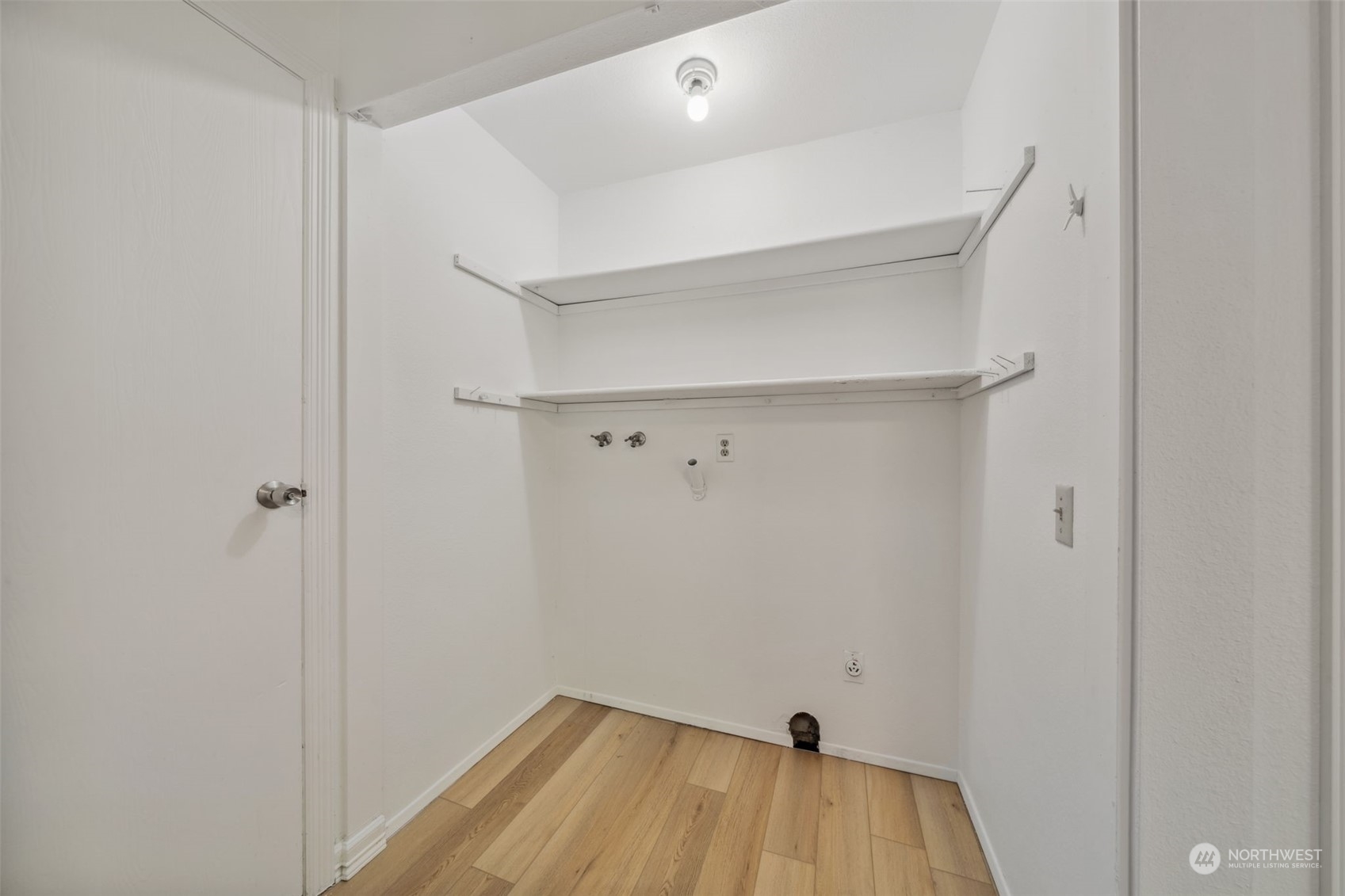 14041 156th Avenue Southeast Renton, WA 98059 - Photo 9 of 25 Gallery Image 9