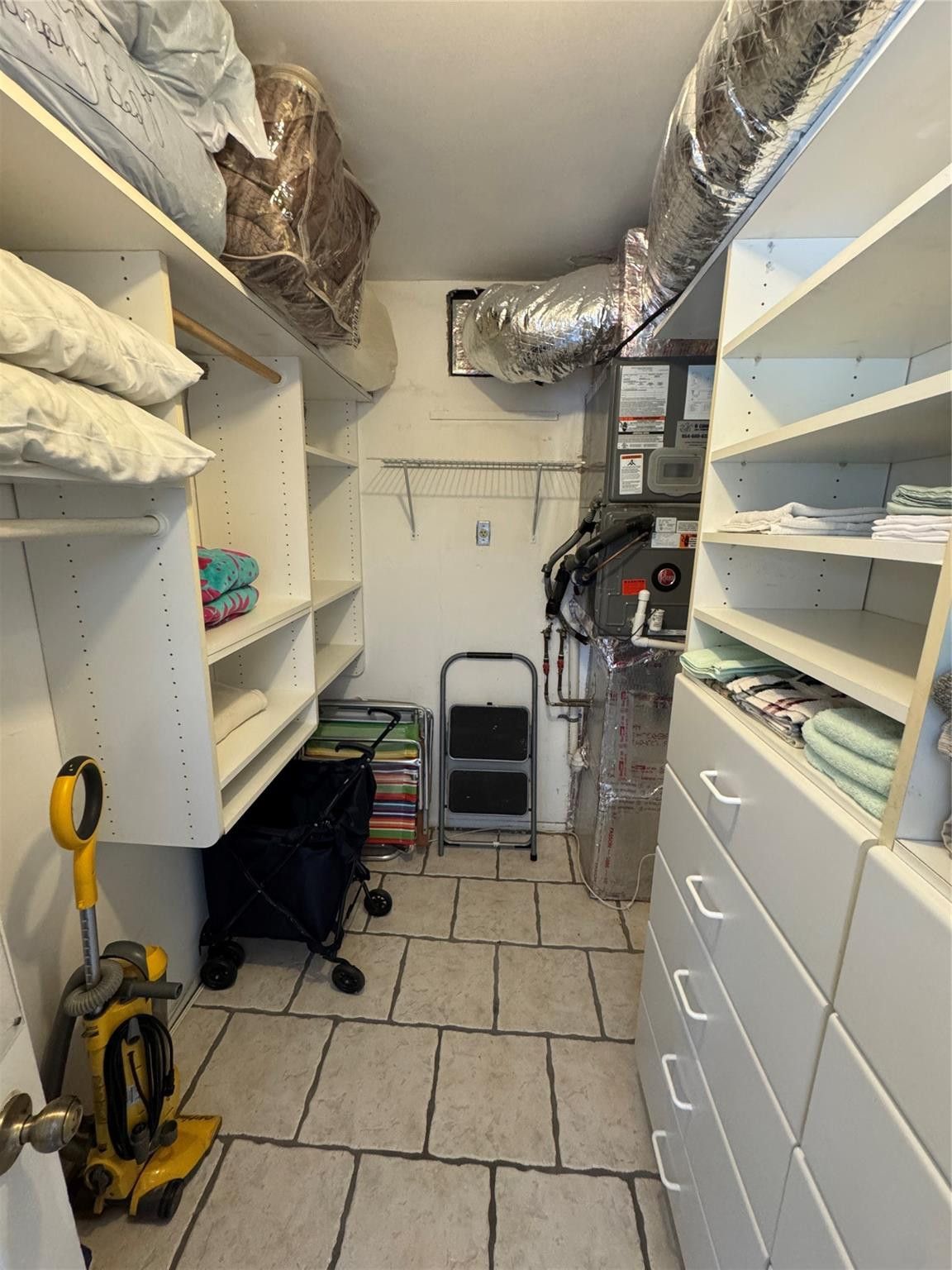 95 North Birch Road, Unit 301 Fort Lauderdale, FL 33304 - Photo 12 of 54 walkin soon to have washer dryer