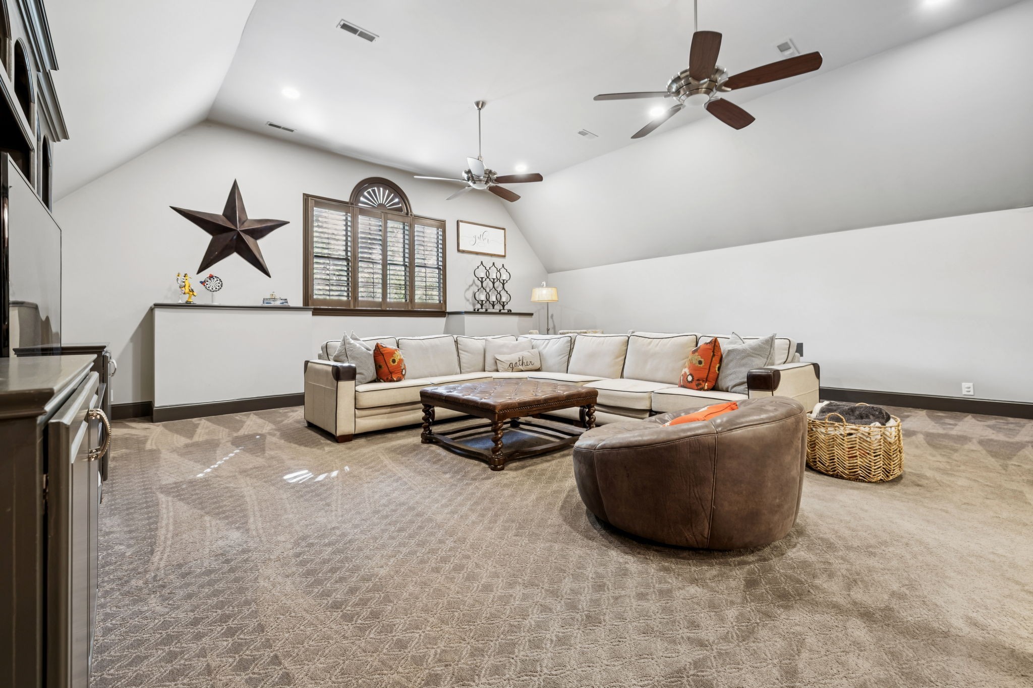 829 Highgrove Circle Franklin, TN 37069 - Photo 28 of 98 a living room with furniture and a ceiling fan
