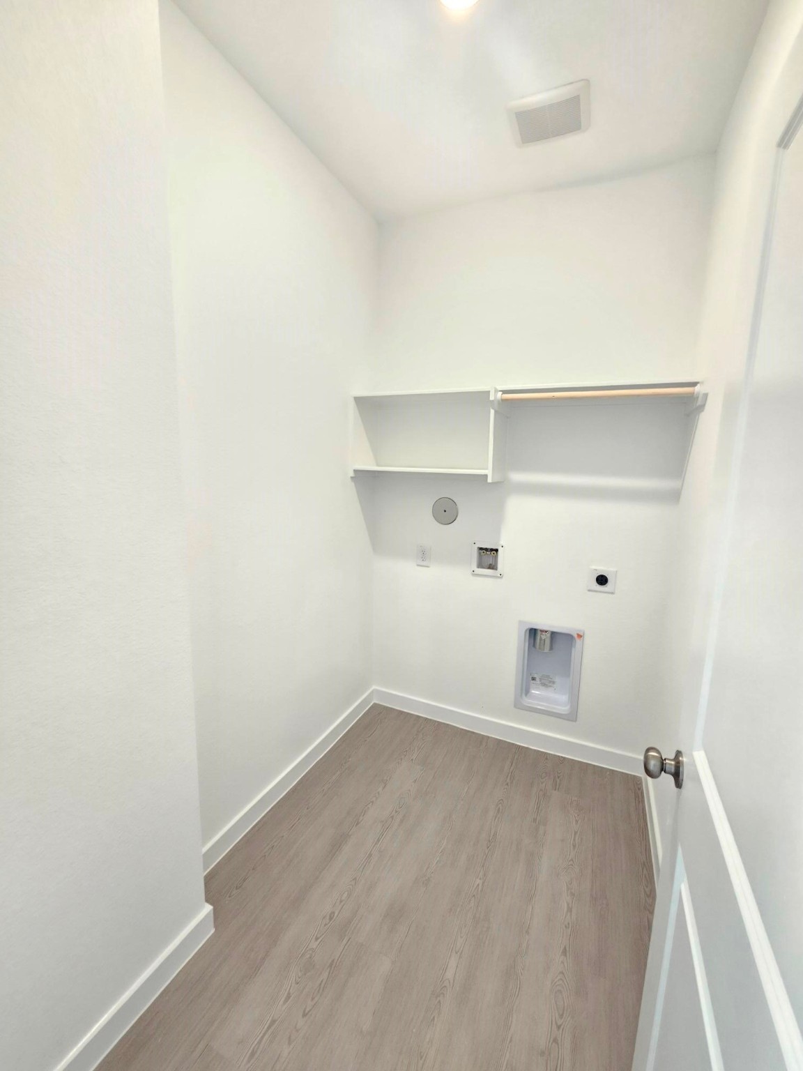 4802 Pearl Crescent Needville, TX 77461 - Photo 7 of 22 Pics are not of actual home. They are a representative of a home of the same floor plan