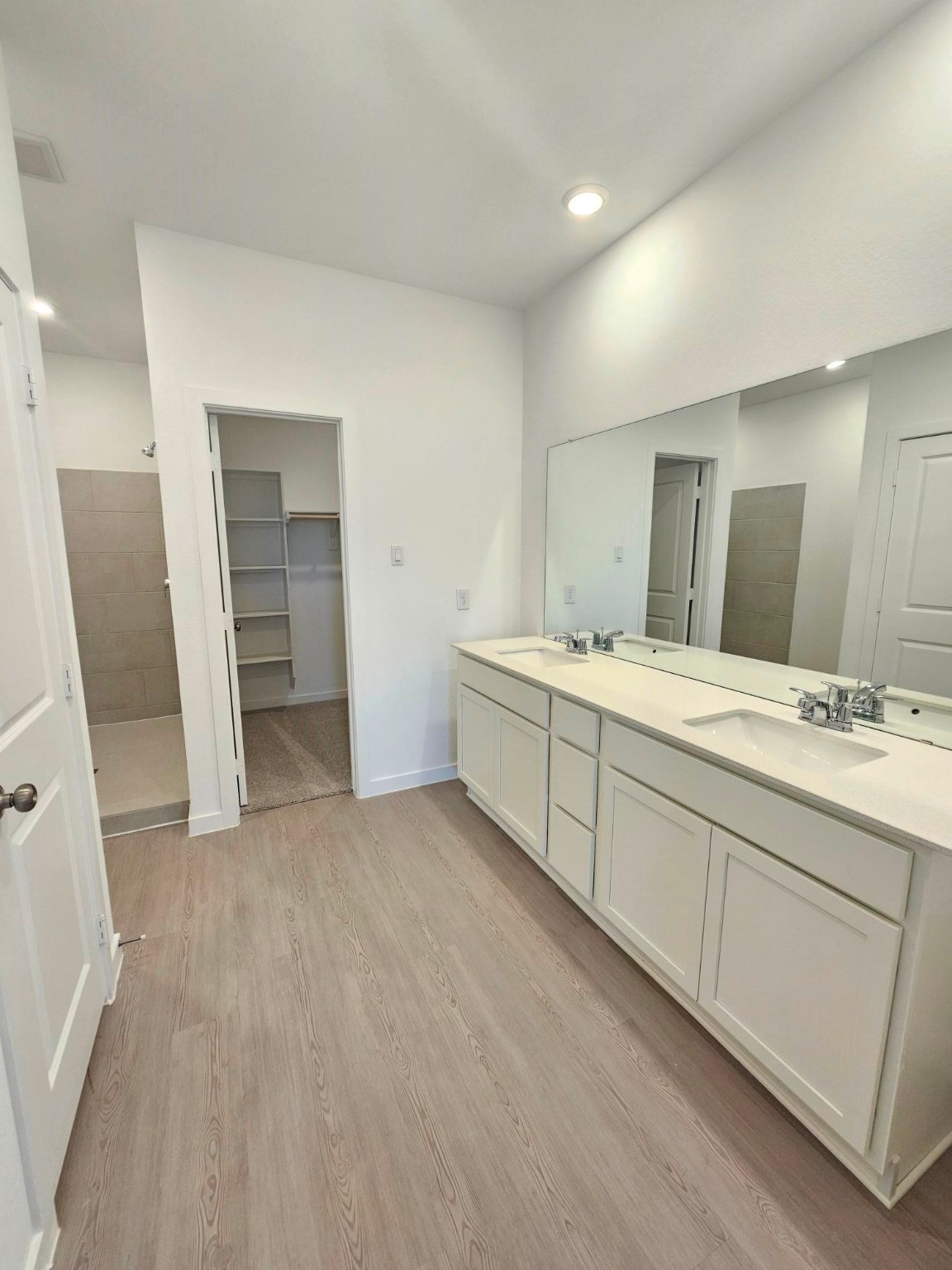 4802 Pearl Crescent Needville, TX 77461 - Photo 8 of 22 Pics are not of actual home. They are a representative of a home of the same floor plan