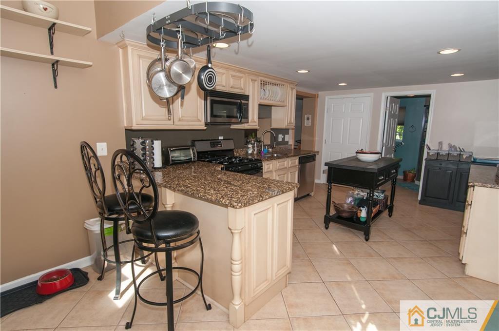161 Pension Road Manalapan, NJ 07726 - Photo 4 of 25 Gallery Image 4