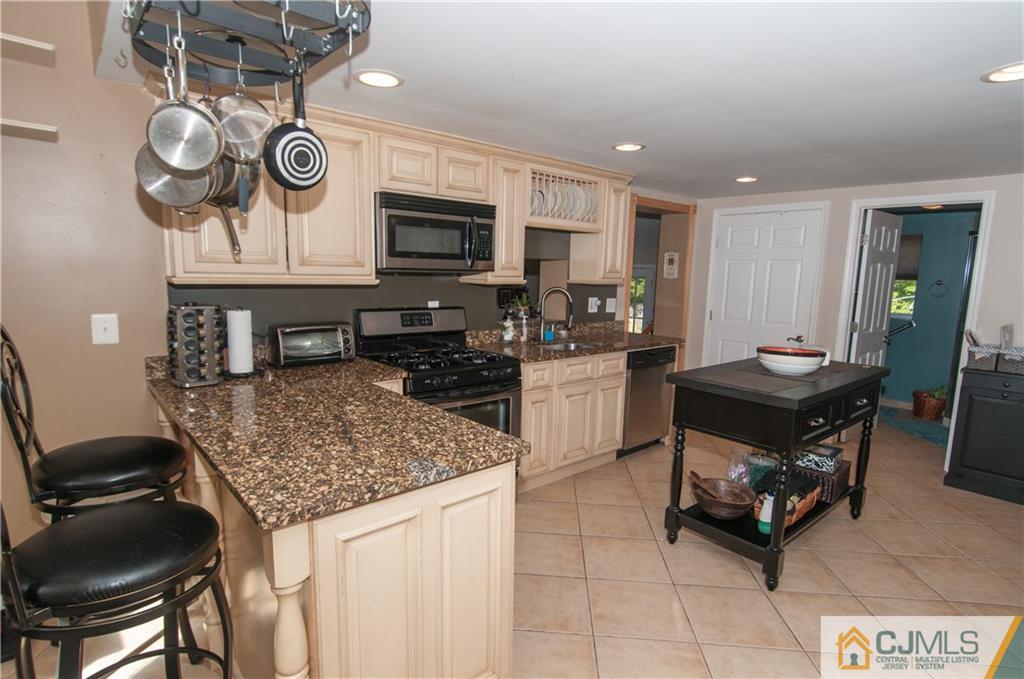 161 Pension Road Manalapan, NJ 07726 - Photo 5 of 25 Gallery Image 5