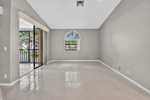 $200,000 | 5414 Venetia Court, Unit G, Boynton Beach, FL 33437