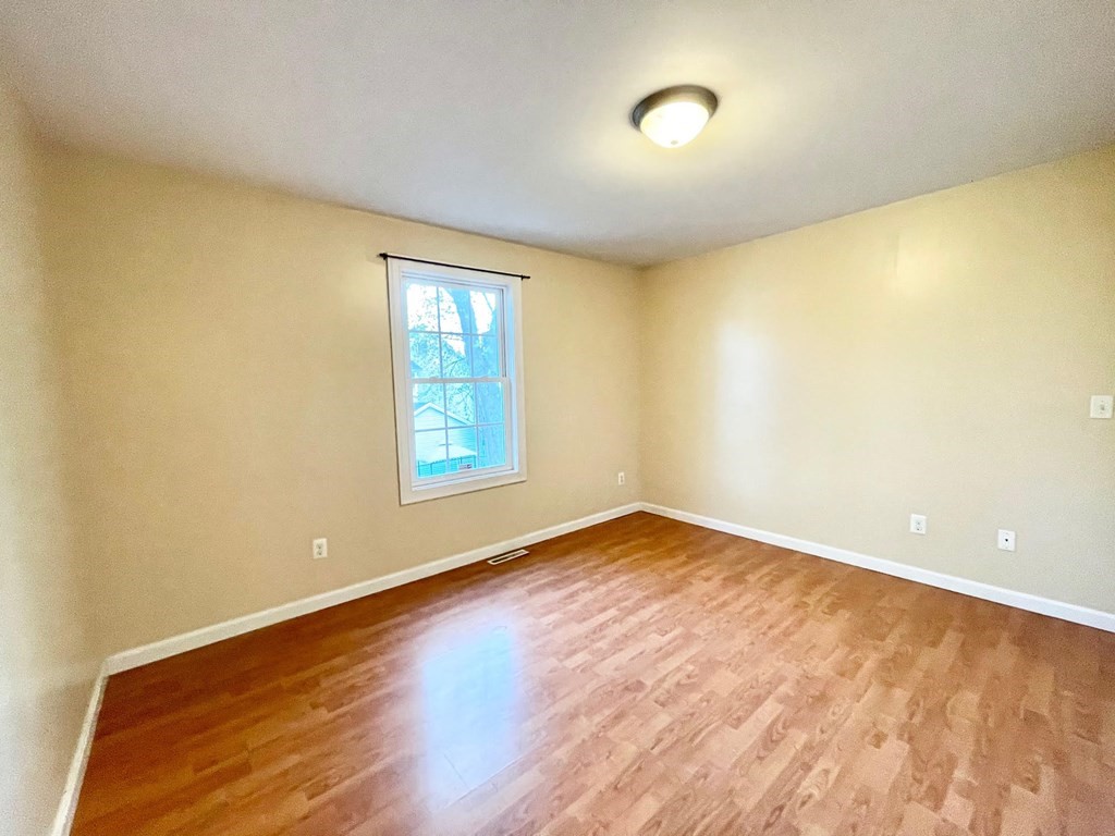 13 Ruskin Street Springfield, MA 01108 - Photo 16 of 20
