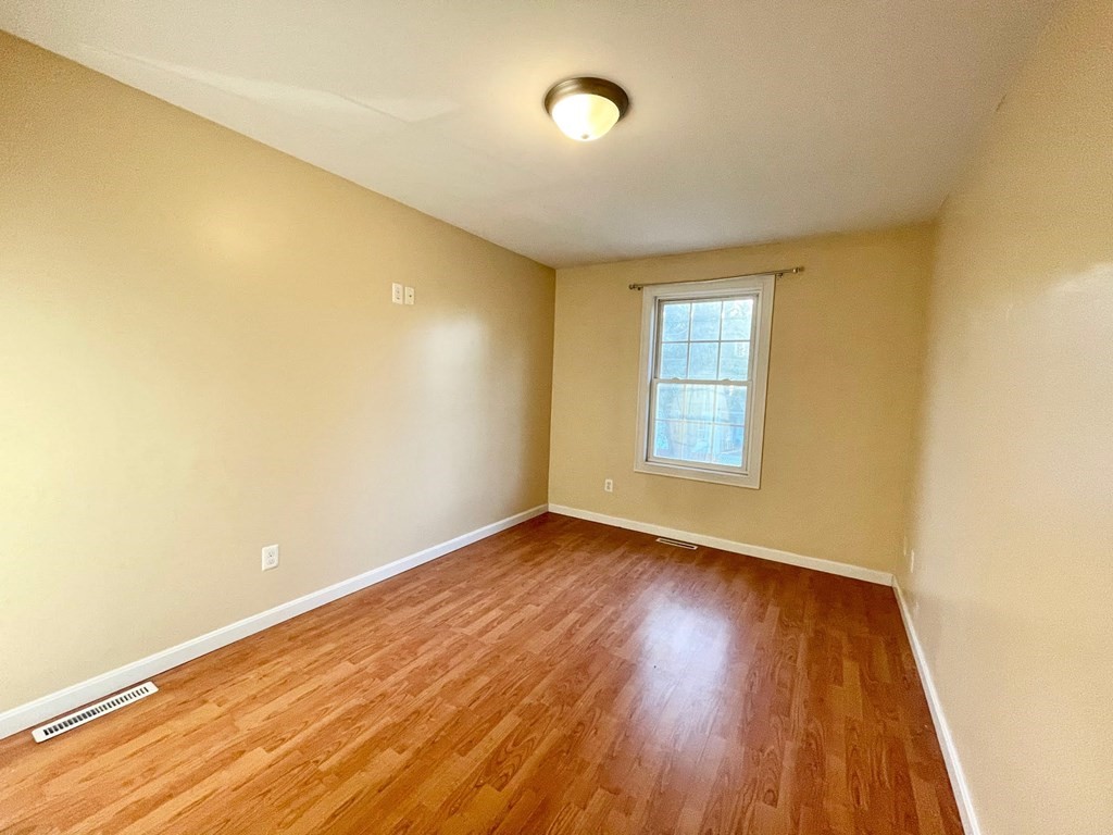 13 Ruskin Street Springfield, MA 01108 - Photo 17 of 20