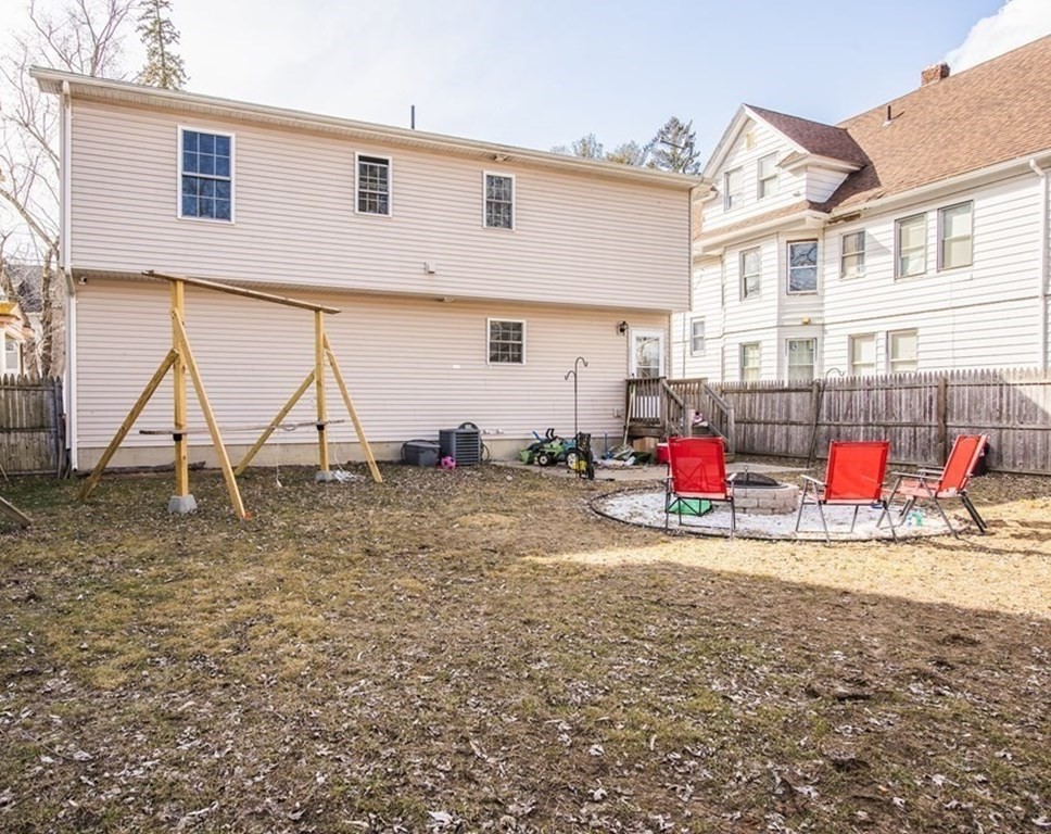 13 Ruskin Street Springfield, MA 01108 - Photo 7 of 20
