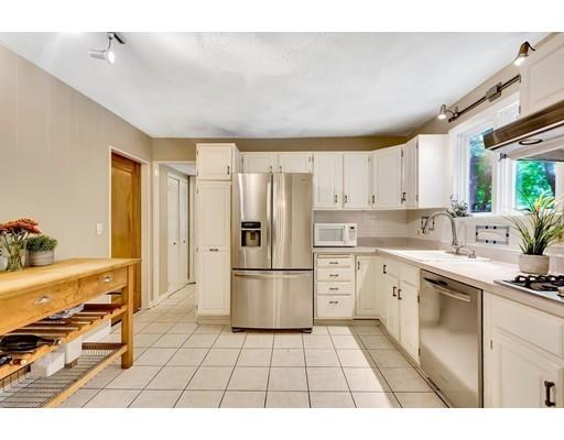 81 Prospect Street Wellesley, MA 02481 - Photo 5 of 24 Gallery Image 5