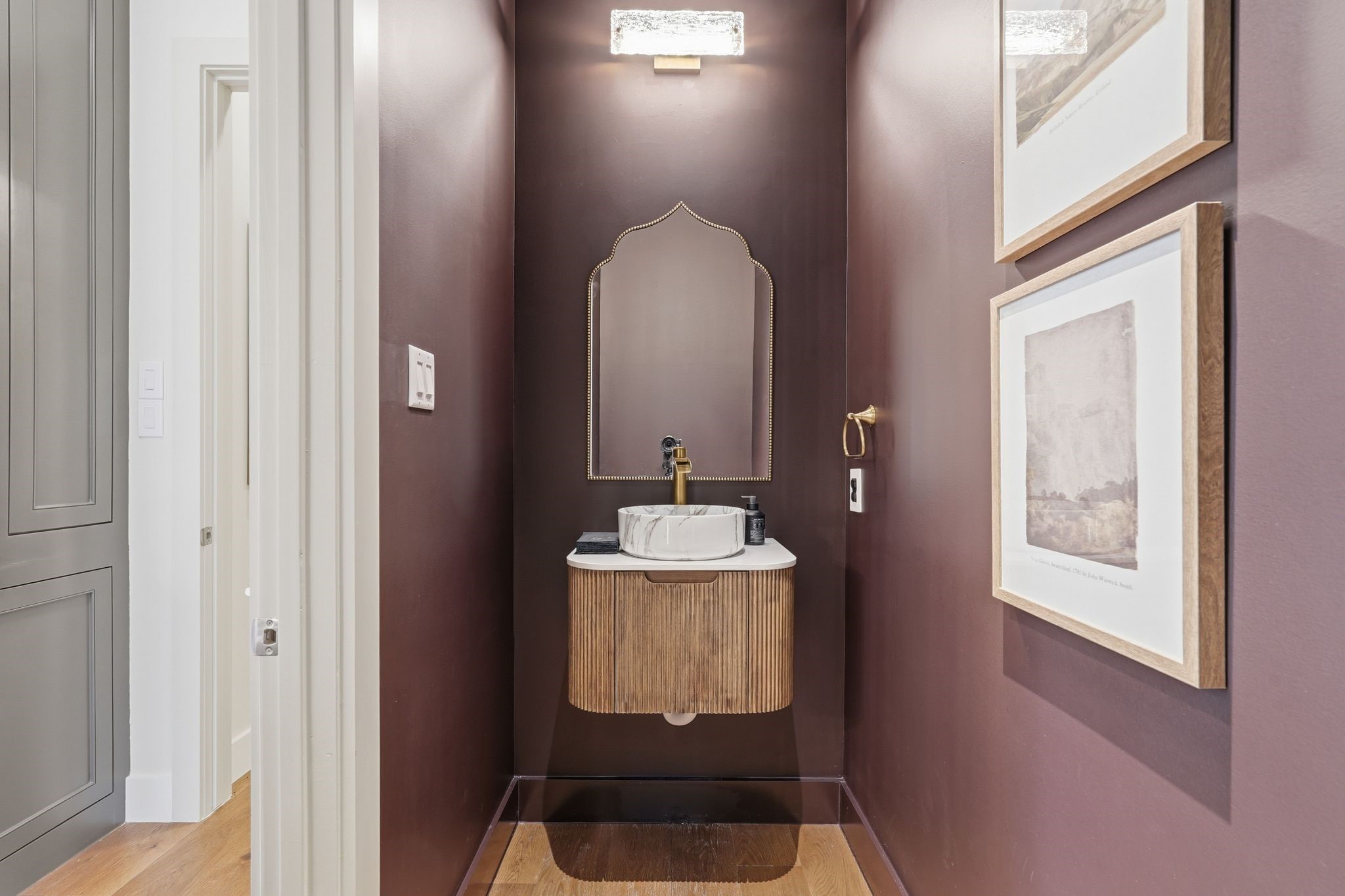 7248 Red Oak Grove Road Montgomery, TX 77316 - Photo 19 of 50 a room with hard wood floor and a mirror