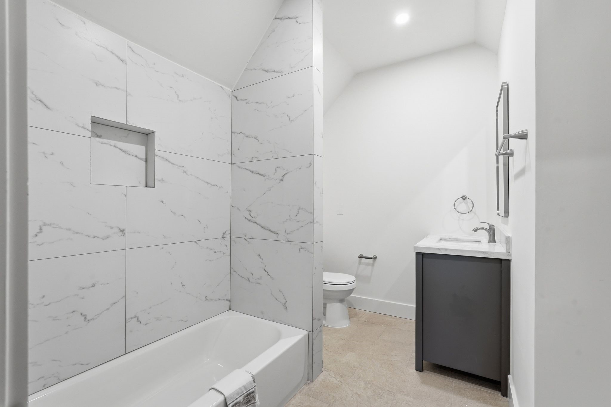 7248 Red Oak Grove Road Montgomery, TX 77316 - Photo 40 of 50 a bathroom with a sink a toilet and shower