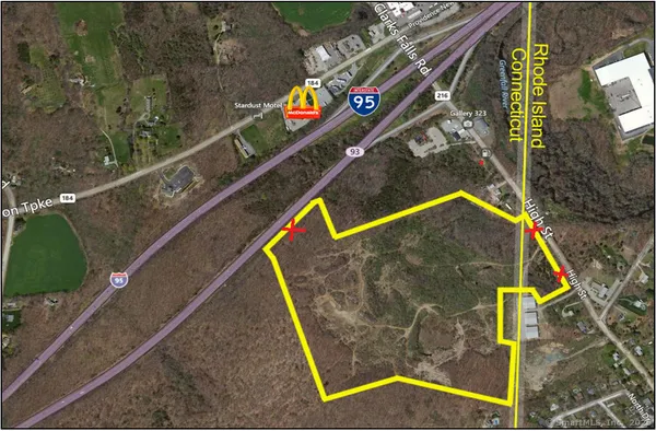 a view of a basketball court