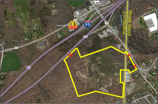 a view of a basketball court