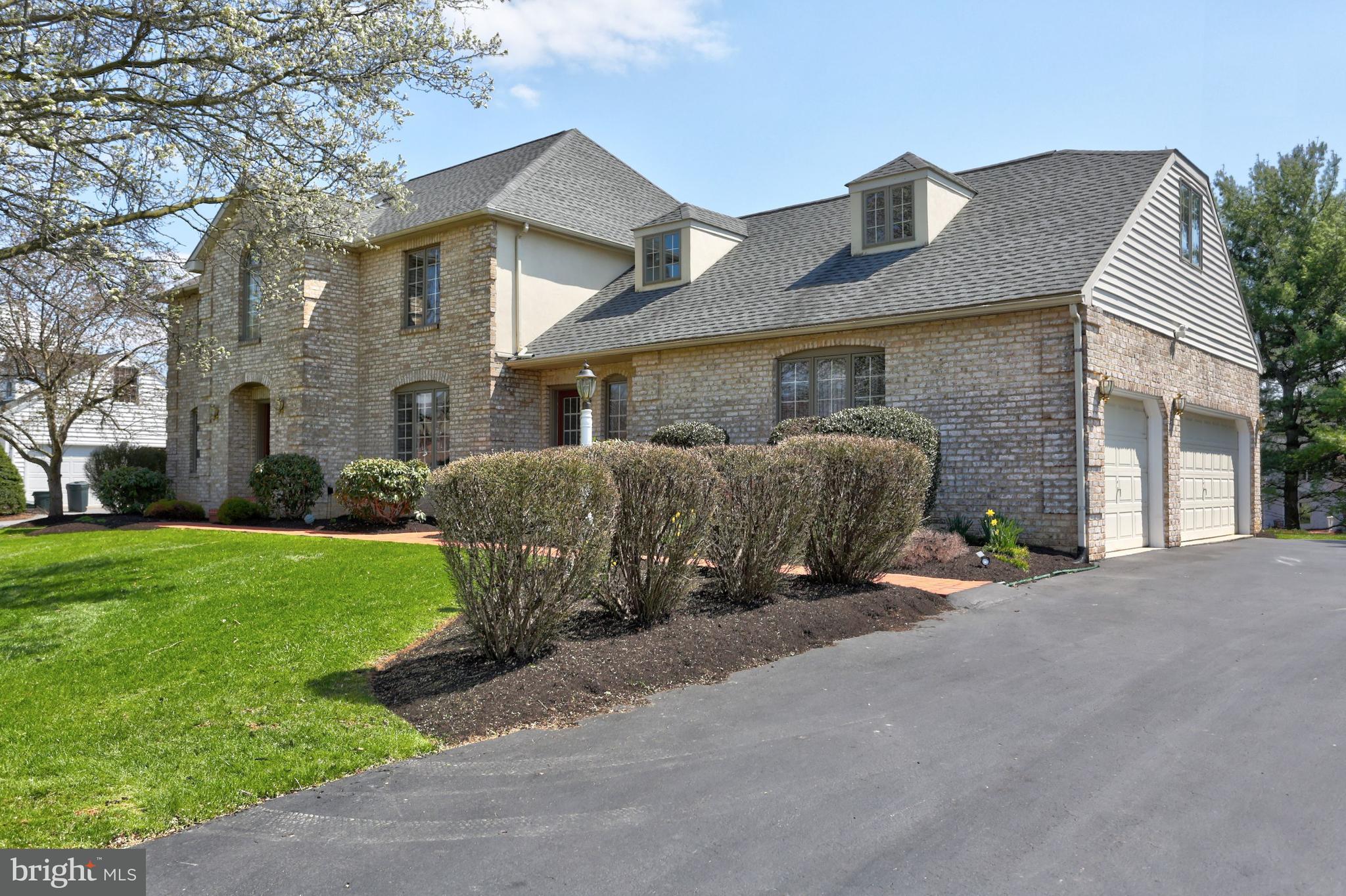 552 Greenhowe Drive Lititz, PA 17543 - Photo 4 of 47