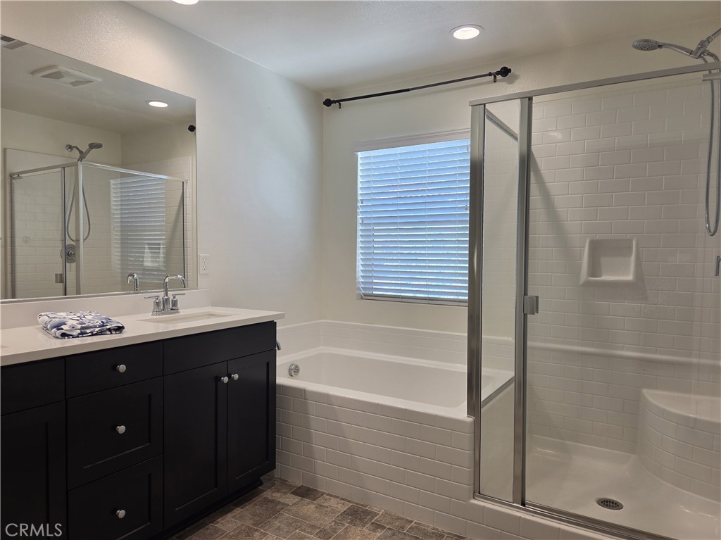 27440 Red Rock Road Moreno Valley, CA 92555 - Photo 20 of 43 PRIMARY BATH