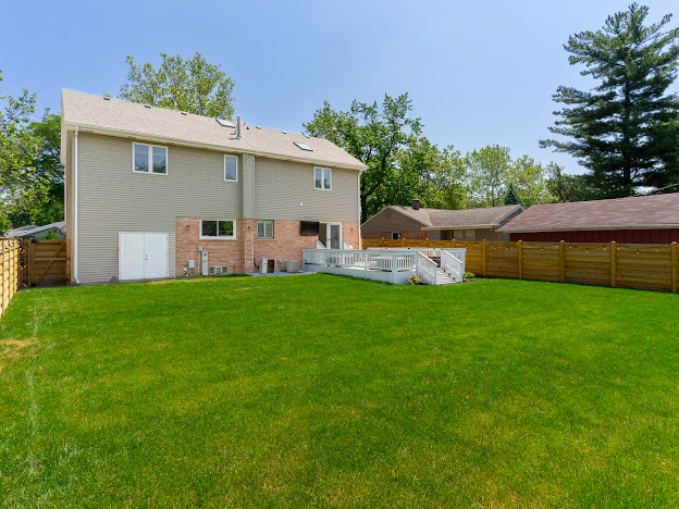 918 Meadow Road Northbrook, IL 60062 - Photo 37 of 38 a front view of house with yard