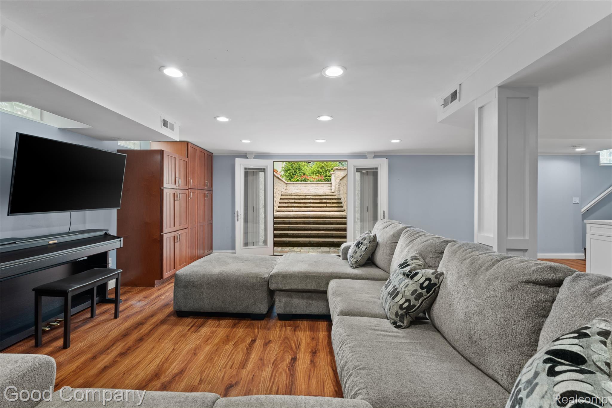 385 Trombley Road Troy, MI 48083 - Photo 5 of 51 385 Trombley Dr Troy Family Room WalkOut Basement