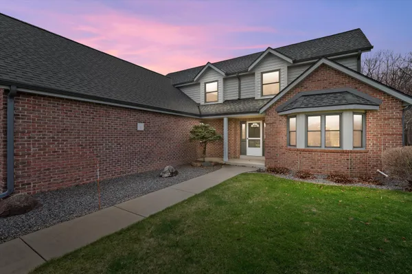 $725,000 | 1511 Prairie Lane, Richfield, WI 53033