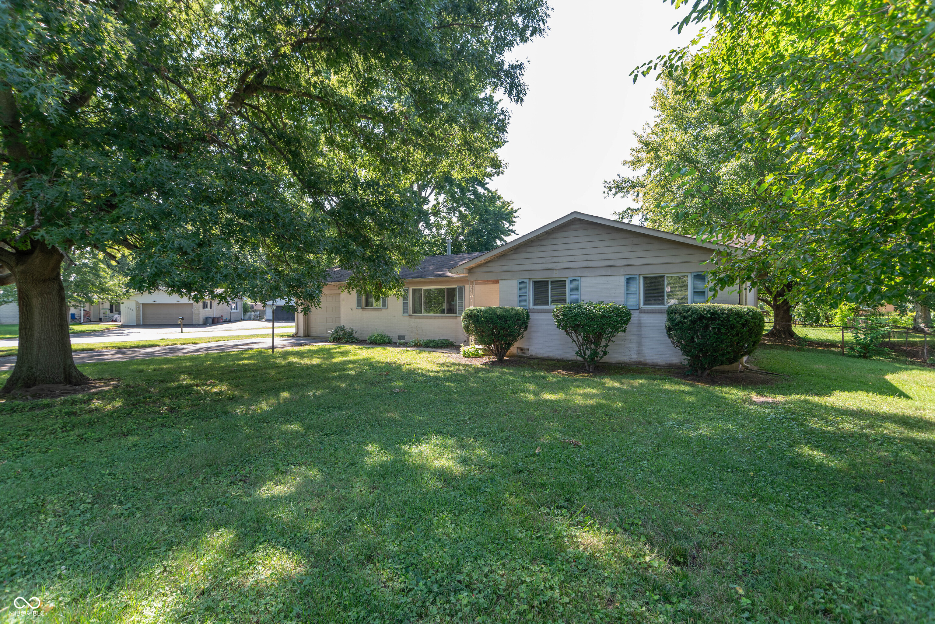 1026 Price Road Avon, IN 46123 - Photo 5 of 39 Gallery Image 5