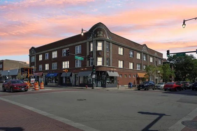 $349,000 | 5607 North Clark Street, Unit 2, Chicago, IL 60660