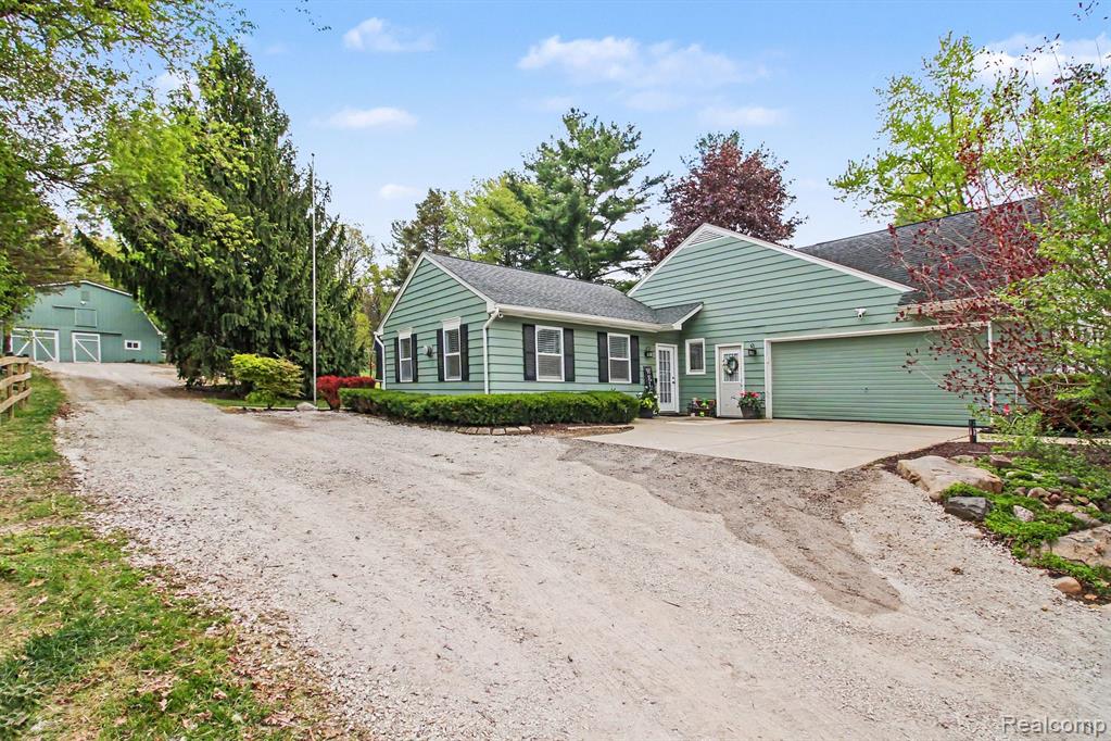 2601 Old Plank Road Milford, MI 48381 - Photo 29 of 36
