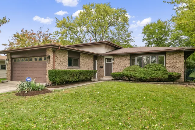 $284,700 | 1116 Amherst Lane, University Park, IL 60484