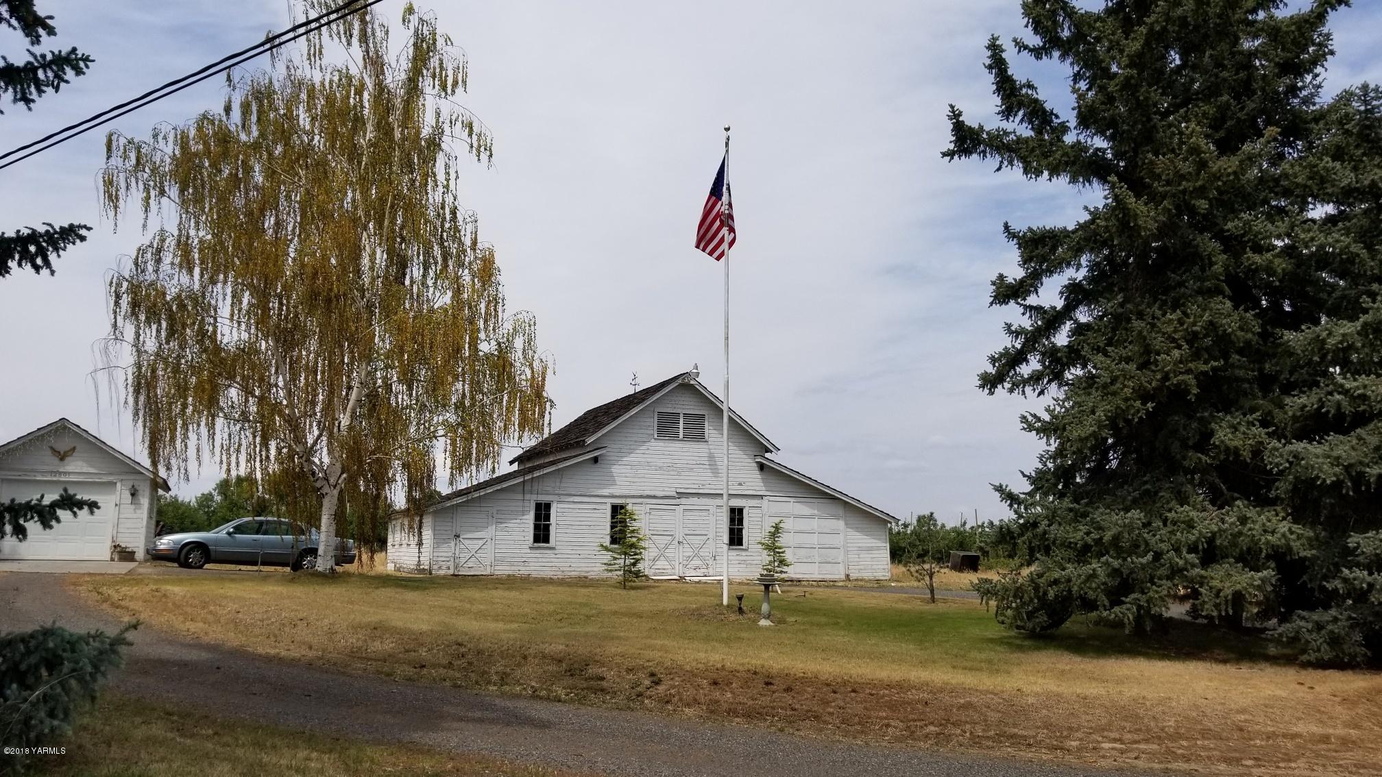 12801 Gilbert Road Yakima, WA 98903 - Photo 2 of 14 Barn and Garage