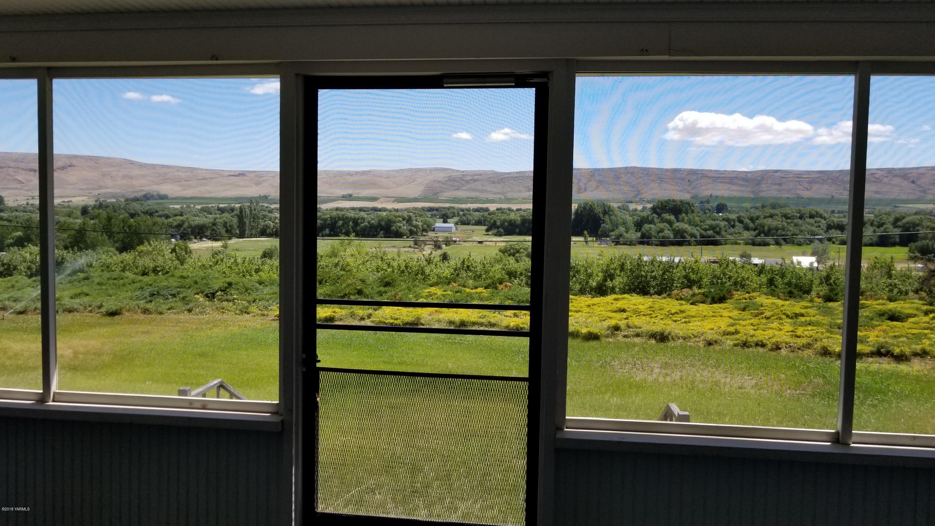 12801 Gilbert Road Yakima, WA 98903 - Photo 3 of 14 Amazing views from front porch
