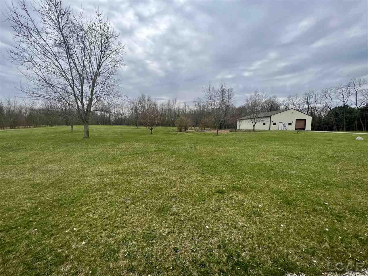 2121 Sutton Road Adrian, MI 49221 - Photo 3 of 40 50071503-2.JPG