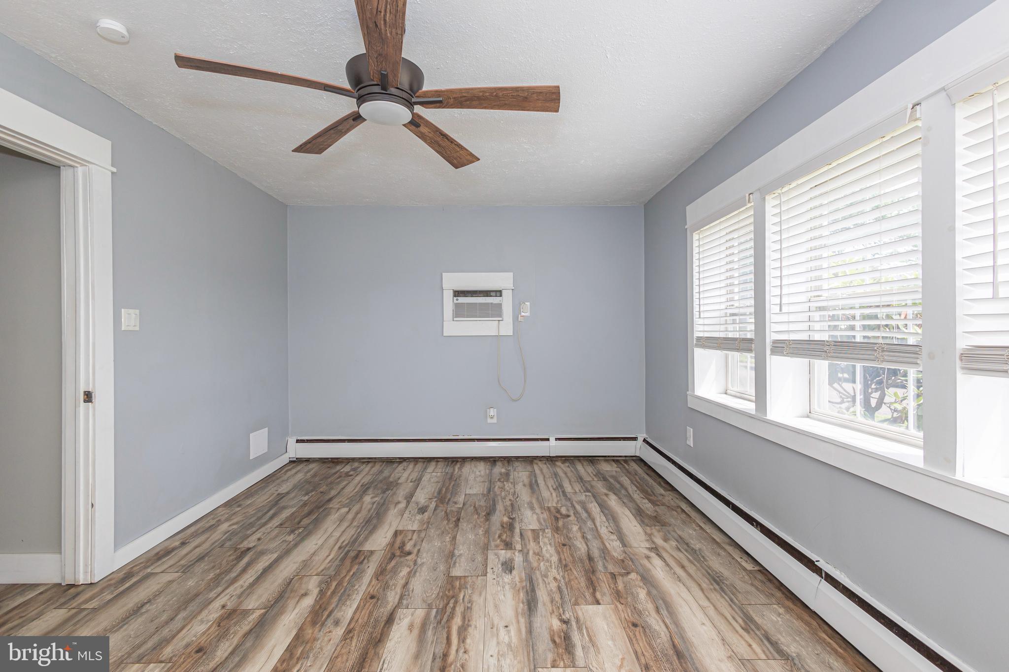 11 High Road Levittown, PA 19056 - Photo 20 of 40