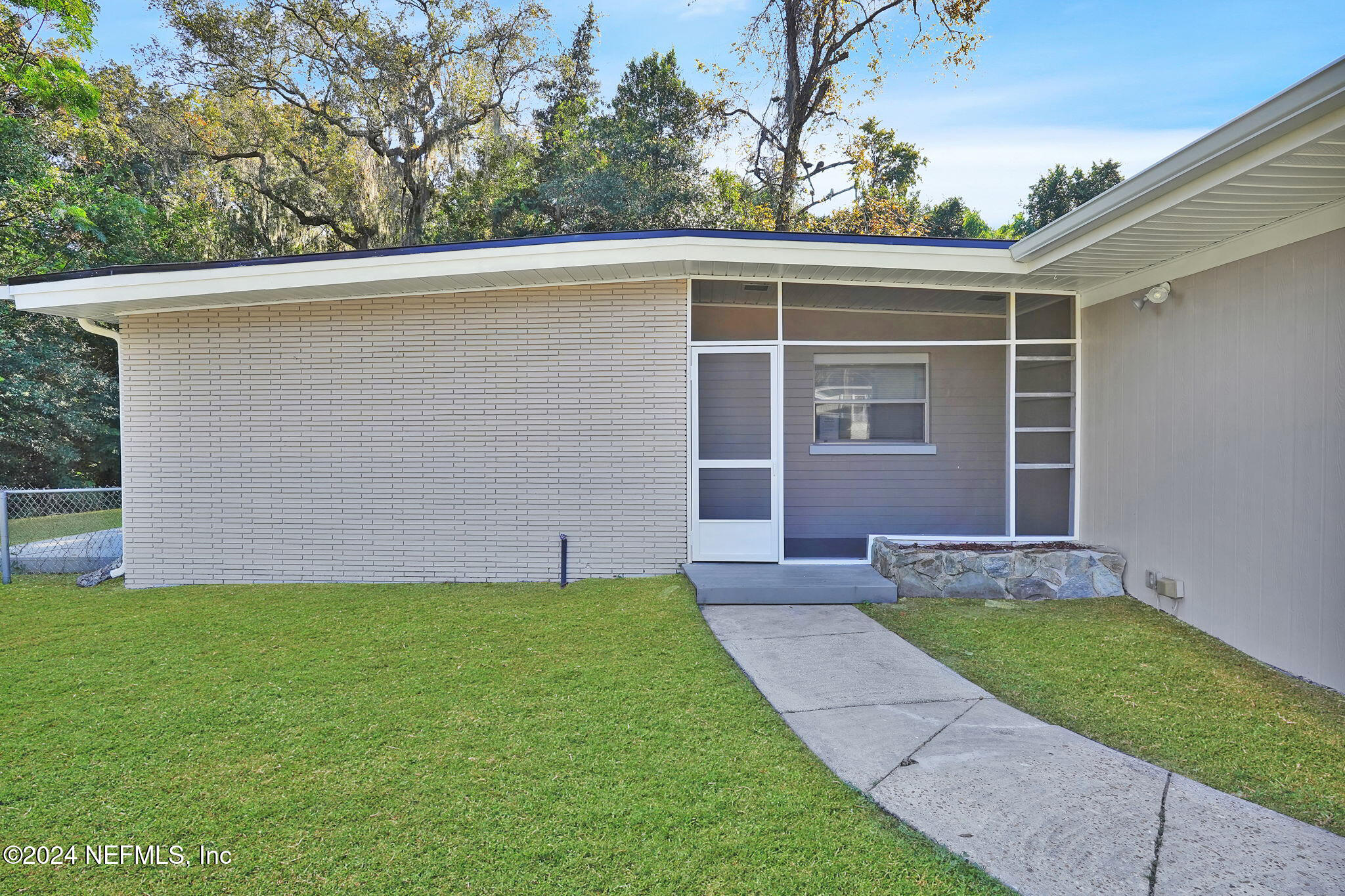 4-web-or-mls-8052 carlotta_004