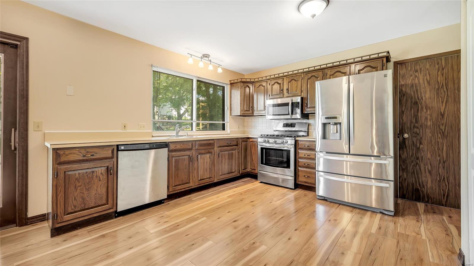 3 Creekside Drive St. Peters, MO 63376 - Photo 10 of 34