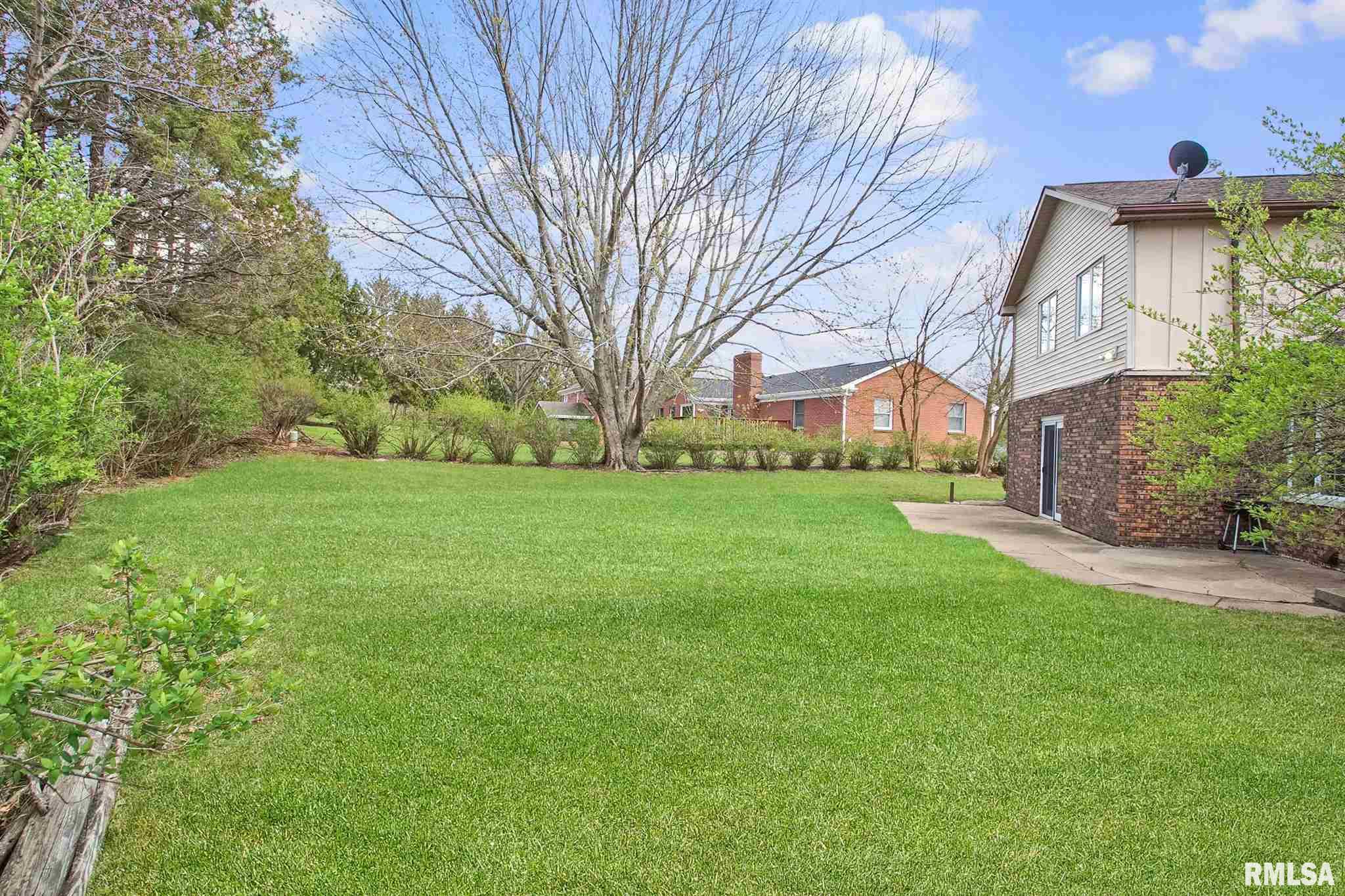 525 West Wolf Road Peoria, IL 61614 - Photo 4 of 44 Gallery Image 4
