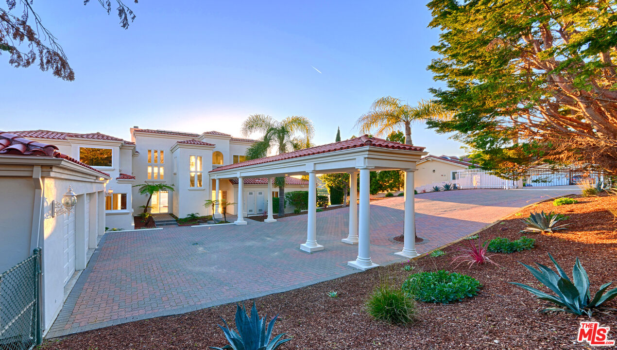 4237 Avenida De La Encinal Malibu, CA 90265 - Photo 7 of 24