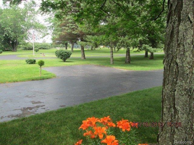 8052 Pinckney Road Pinckney, MI 48169 - Photo 15 of 36 ASPHALT DRIVE