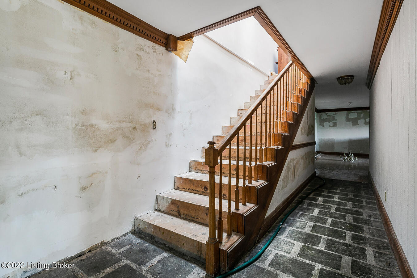 8702 Routt Road Louisville, KY 40299 - Photo 23 of 56 Stairway