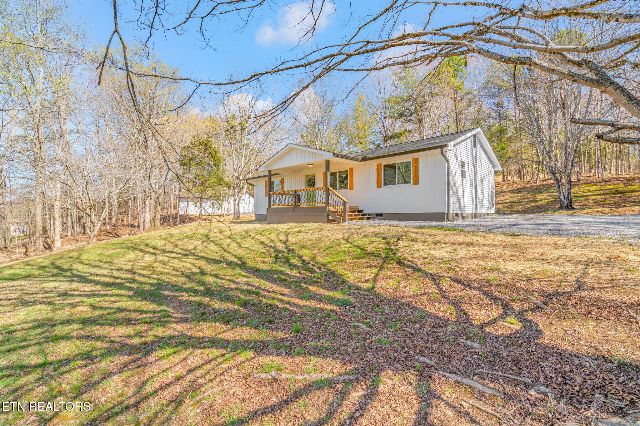 434 Pattie Gap Road Philadelphia, TN 37846 - Photo 4 of 59 4-web-or-mls-420 Pattie Gap Road-3