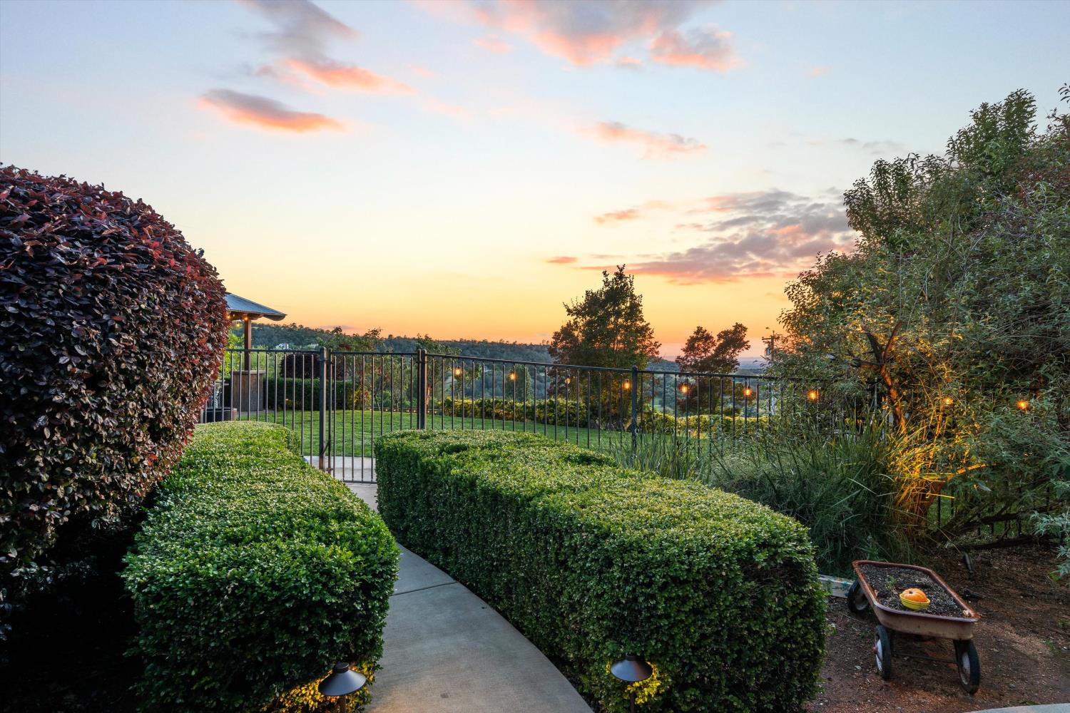7380 Ridge Road Newcastle, CA 95658 - Photo 71 of 97 a view of a garden with a houses