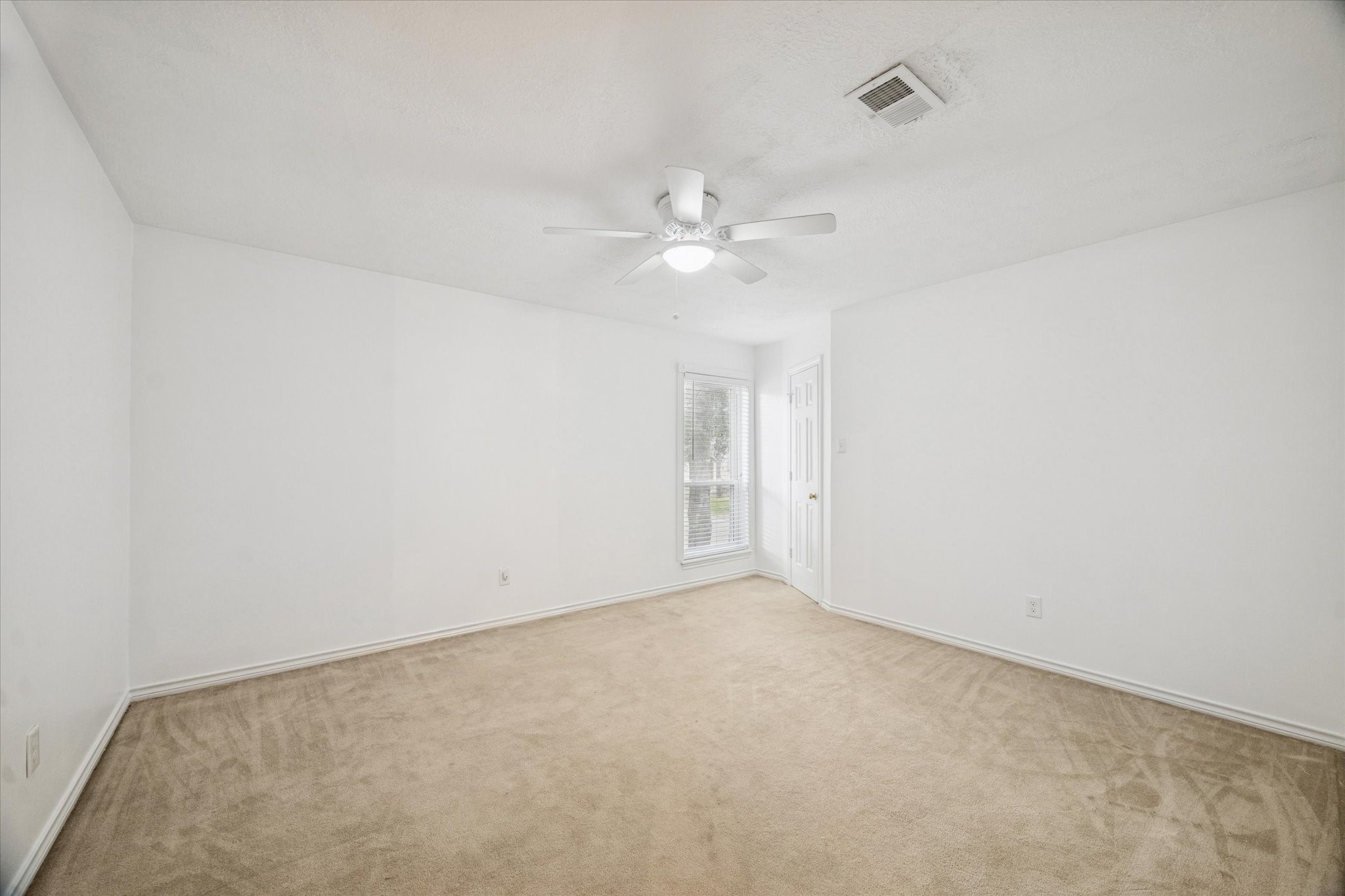 6723 Apple Valley Lane Houston, TX 77069 - Photo 20 of 25 a view of an empty room